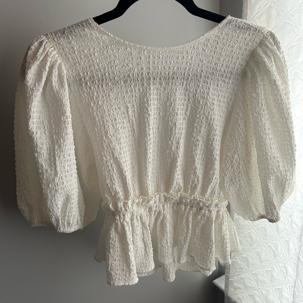 White puffy sleeve blouse
